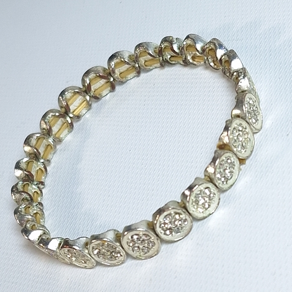 Crystal Cluster Silver Tone Stretch Bracelet - Picture 5 of 6